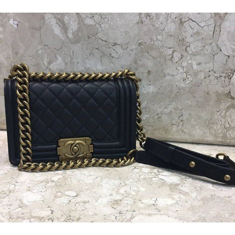 BOLSA CC LE BOY MATELASSE COURO CAVIAR
