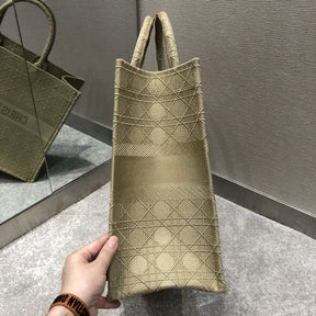 BOLSA DIOR BOOK TOTE CANNAGE EMBROIDERY