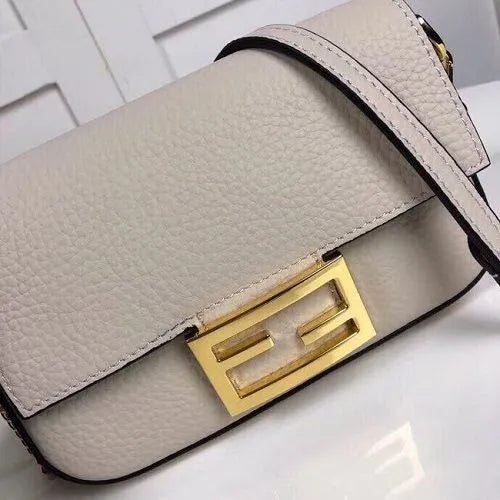 BOLSA FENDI BAGUETTE F2467