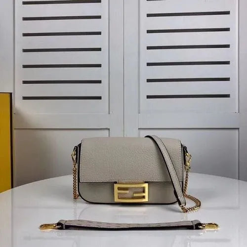 BOLSA FENDI BAGUETTE F2467