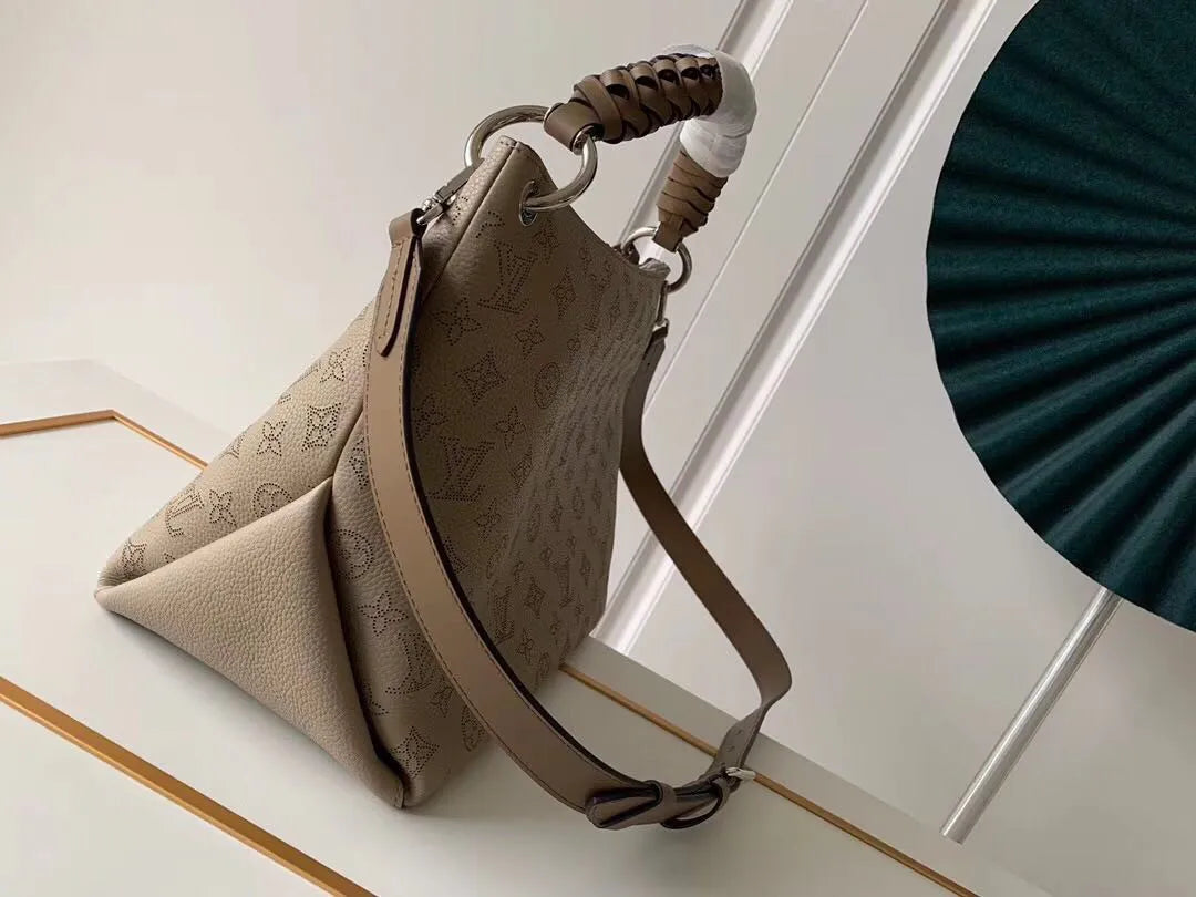 BOLSA LOUIS VUITTON MAHINA BEAUBOURG