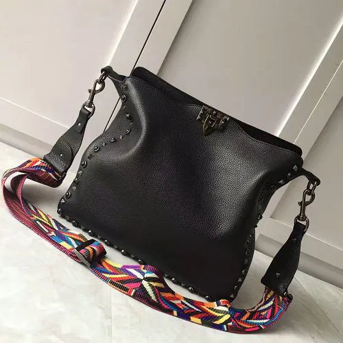 BOLSA VALENTINO GUITAR ROCKSTUD ROLLING HOBO ALL BLACK