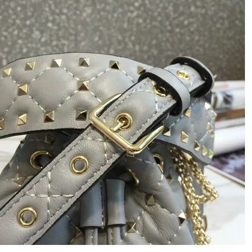 BOLSA VALENTINO ROCKSTUD SPIKE SMALL BUCKET
