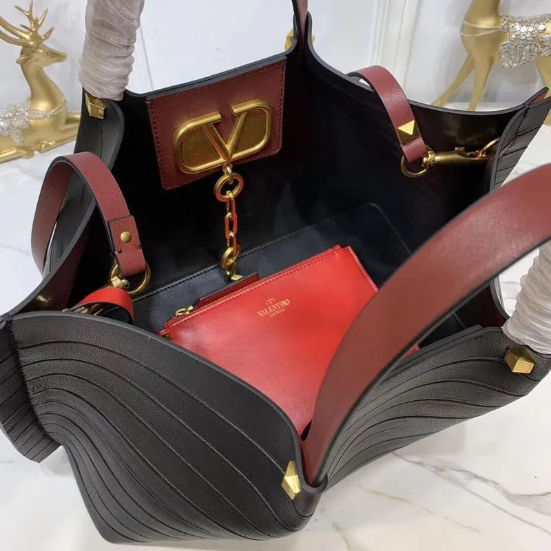 BOLSA VALENTINO BAR EMBOSSING V0099F