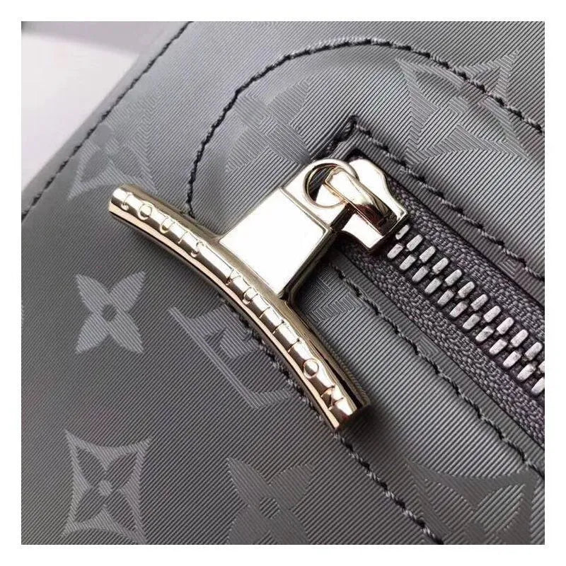 MOCHILA LOUIS VUITTON MONOGRAM TITANIUM M43882