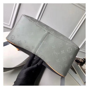 MOCHILA LOUIS VUITTON MONOGRAM TITANIUM M43882