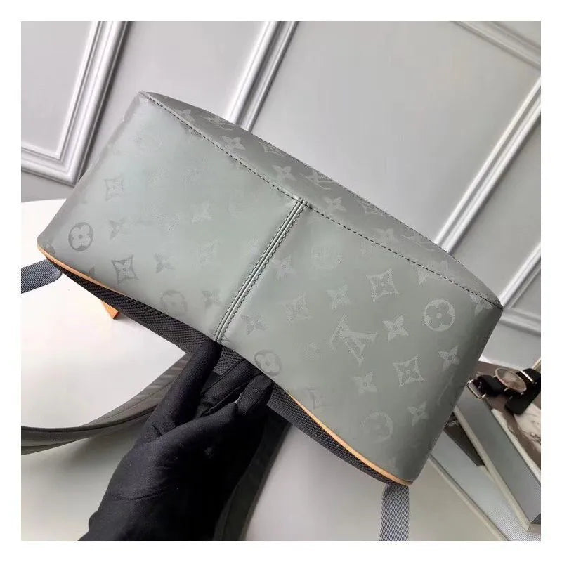 MOCHILA LOUIS VUITTON MONOGRAM TITANIUM M43882